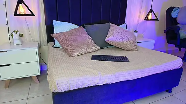 IvyBelle  online show from October 2025 11:40:01 AM