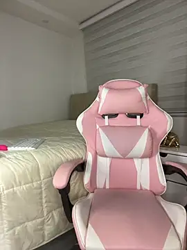 Snapshot of Nicolblossom1 chatting on October 2025 10:59:02 PM Nicolblossom1 online show from October 2025 10:59:02 PM