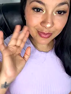 Snapshot of latina_curvy22 chatting on September 2025 10:42:02 PM latina curvy22 online show from September 2025 10:42:02 PM