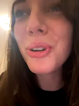 Petitbiscuit2B0 online show from November 2025 11:29:01 PM