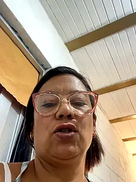 Snapshot of YadiraOrozco chatting on September 2025 03:22:01 PM YadiraOrozco online show from September 2025 03:22:01 PM