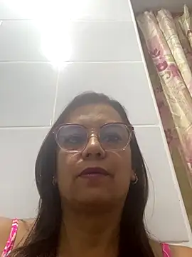 Snapshot of YadiraOrozco chatting on September 2025 08:42:01 PM YadiraOrozco online show from September 2025 08:42:01 PM