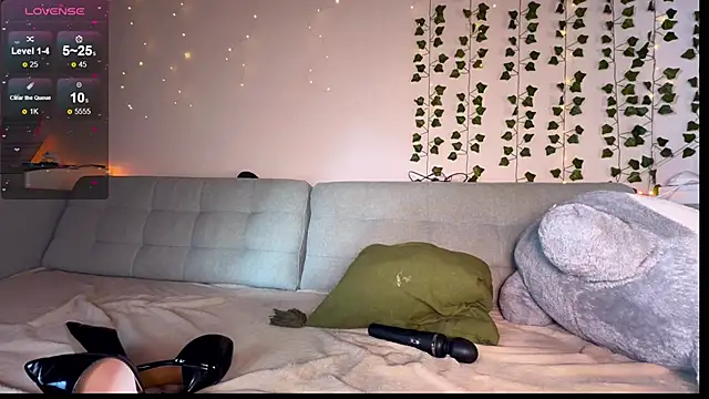 EmmyBell  online show from May 2026 01:12:02 AM