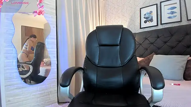 Snapshot of sophie__blare chatting on September 2025 08:08:01 PM sophie blare online show from September 2025 08:08:01 PM