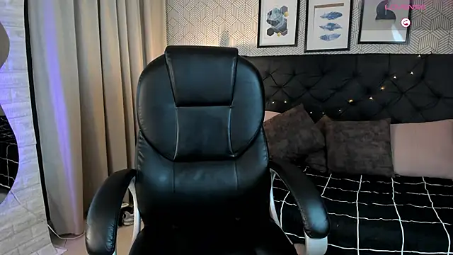 Snapshot of sophie__blare chatting on March 2026 08:01:01 PM sophie blare online show from March 2026 08:01:01 PM