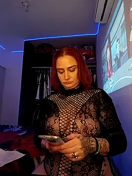 Snapshot of blazed_vixen chatting on April 2026 11:40:02 PM blazed vixen online show from April 2026 11:40:02 PM