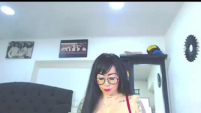 Vicky hotmilf online show from September 2025 11:11:01 AM