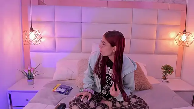 Snapshot of Gaby_louse chatting on December 2025 07:33:02 PM Gaby louse online show from December 2025 07:33:02 PM