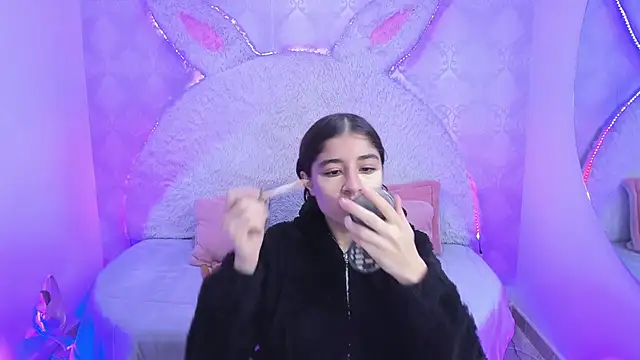 Snapshot of Gaby_louse chatting on April 2026 07:22:01 PM Gaby louse online show from April 2026 07:22:01 PM