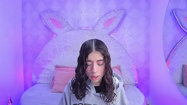 Snapshot of Gaby_louse chatting on April 2026 07:14:01 PM Gaby louse online show from April 2026 07:14:01 PM