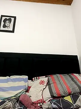 Snapshot of coupledesire18 chatting on October 2025 12:11:02 AM coupledesire18 online show from October 2025 12:11:02 AM