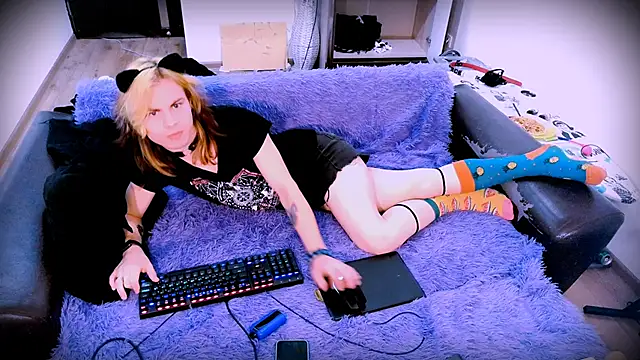 Snapshot of SparkyFerret chatting on October 2025 08:50:02 PM SparkyFerret online show from October 2025 08:50:02 PM