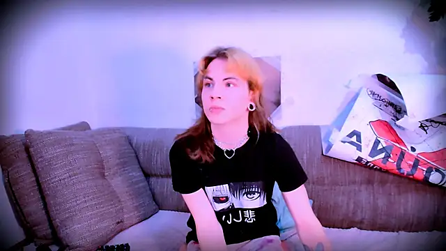 Snapshot of SparkyFerret chatting on October 2025 09:53:01 PM SparkyFerret online show from October 2025 09:53:01 PM