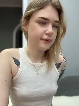 Snapshot of elliss_ chatting on October 2025 07:40:02 AM elliss online show from October 2025 07:40:02 AM