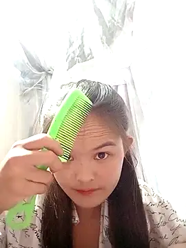 xinhxinhcute online show from October 2025 09:39:01 AM