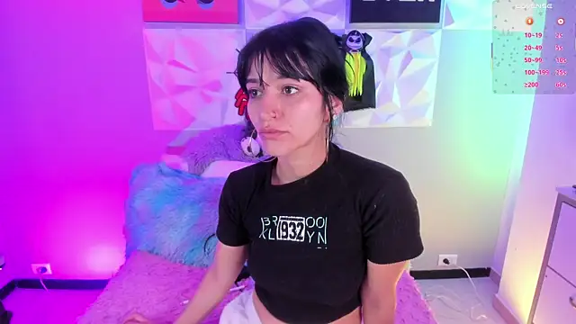 Snapshot of LindaWz_ chatting on October 2025 03:54:02 AM LindaWz online show from October 2025 03:54:02 AM