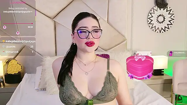 Snapshot of Catalina-Malave chatting on May 2026 01:13:02 AM Catalina-Malave online show from May 2026 01:13:02 AM