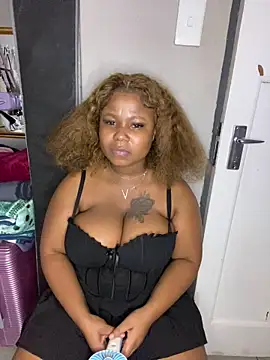 Snapshot of JuicyMellow21 chatting on February 2026 10:26:01 PM JuicyMellow21 online show from February 2026 10:26:01 PM