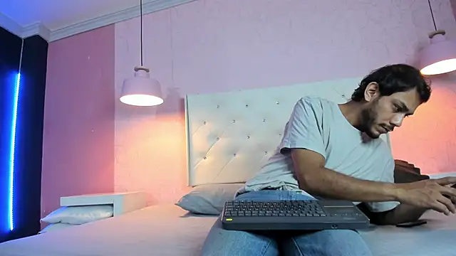 Boss Domiinator online show from May 2026 11:37:02 AM