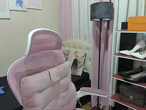 Snapshot of Seductive_Margaux chatting on October 2025 06:08:02 AM Seductive Margaux online show from October 2025 06:08:02 AM