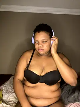 MamoM24 online show from September 2025 10:49:01 AM