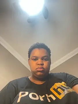 MamoM24 online show from September 2025 10:31:01 AM