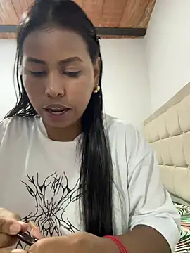 Snapshot of Michluxe_69 chatting on January 2026 11:43:01 PM Michluxe 69 online show from January 2026 11:43:01 PM