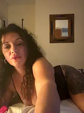 caramelandCurls online show from September 2025 09:47:02 PM