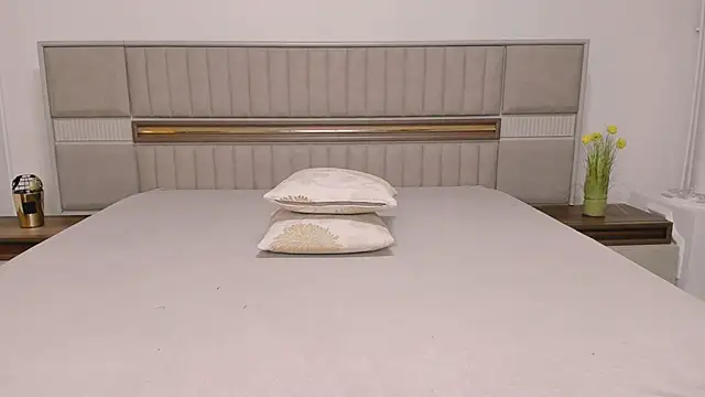 Snapshot of ClaudiaMilf chatting on September 2025 08:34:02 PM ClaudiaMilf online show from September 2025 08:34:02 PM