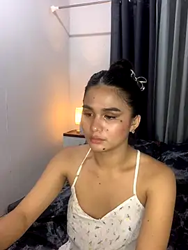 Snapshot of AngelHille chatting on October 2025 04:57:02 AM AngelHille online show from October 2025 04:57:02 AM