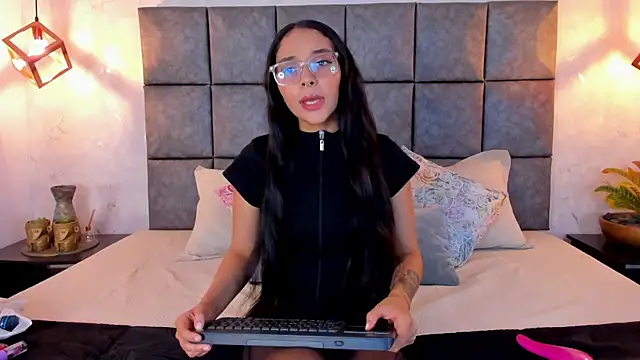 Roseaurora online show from May 2026 10:35:01 AM