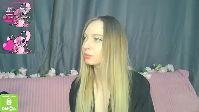 BabbbyFoxxx online show from December 2025 03:03:01 AM