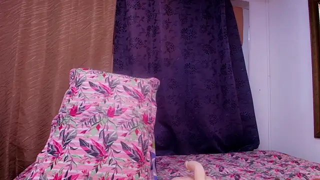 sweegirl69 online show from November 2025 11:56:02 AM