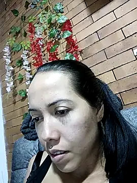 MiaForever1 online show from November 2025 02:01:02 AM