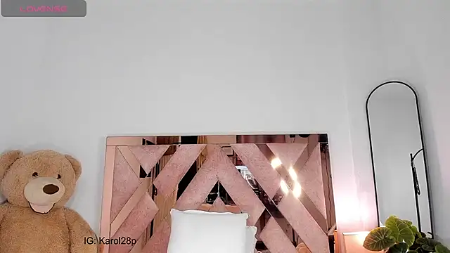 Snapshot of carol777p chatting on November 2025 03:50:01 AM carol777p online show from November 2025 03:50:01 AM