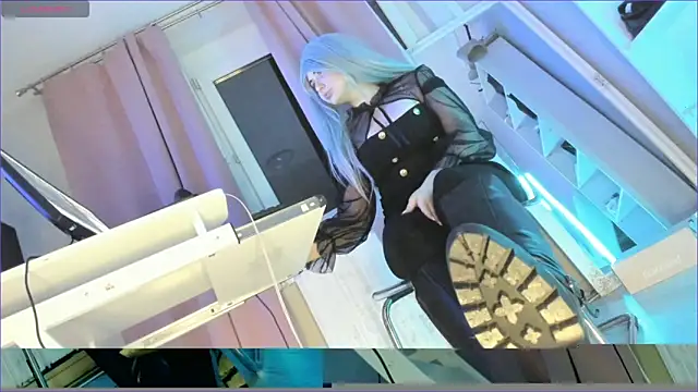 CruelSiren online show from October 2025 06:47:02 PM