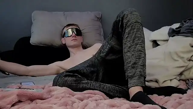 Snapshot of maskedboy1 chatting on May 2026 07:17:01 AM maskedboy1 online show from May 2026 07:17:01 AM
