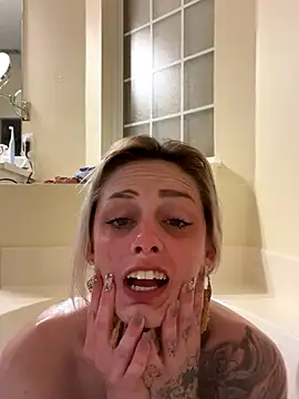 BriTaySayy online show from October 2025 08:59:02 PM