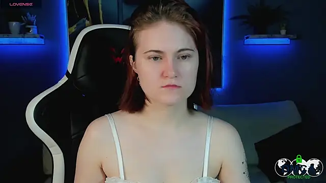 Roxy foxi online show from September 2025 01:00:01 AM