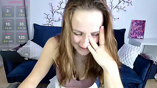 Julia Lia online show from September 2025 01:44:02 PM