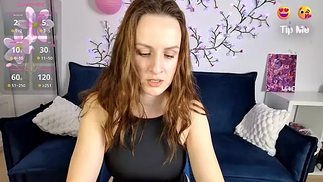 Julia Lia online show from September 2025 07:54:01 AM