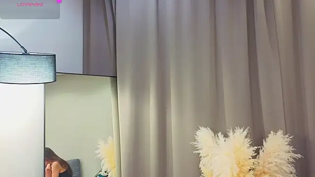 VincenzaGarigliano online show from October 2025 01:03:01 AM