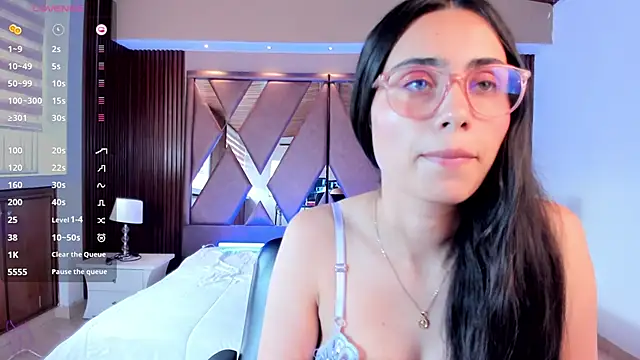 sofiapalacioss online show from April 2026 07:07:01 PM