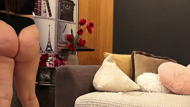 Mia Swano online show from February 2026 02:18:02 AM