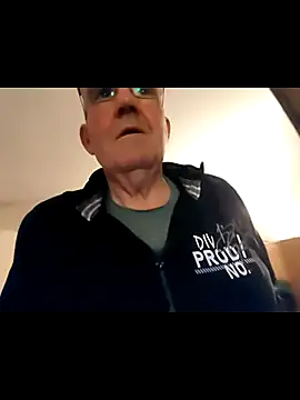 Oldmenhot66 online show from November 2025 06:08:02 PM