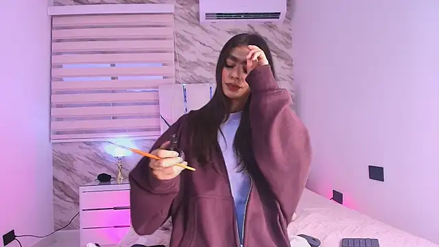 collet 1 online show from November 2025 11:54:01 AM