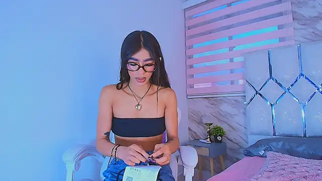 collet 1 online show from May 2026 12:01:02 PM