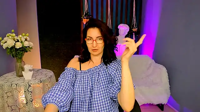 UnaTerra online show from April 2026 06:18:02 AM