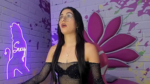 Snapshot of ValerySkinnyy chatting on November 2025 11:14:01 PM ValerySkinnyy online show from November 2025 11:14:01 PM