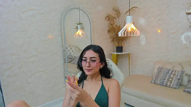 Snapshot of ValerySkinnyy chatting on February 2026 06:40:02 AM ValerySkinnyy online show from February 2026 06:40:02 AM